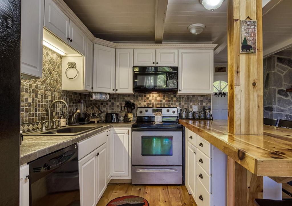 Four Bears Den, Hot Tub, 1089 Of Free Attraction Tickets For Each Paid Day, Dollywood And More Gatlinburg Exterior foto