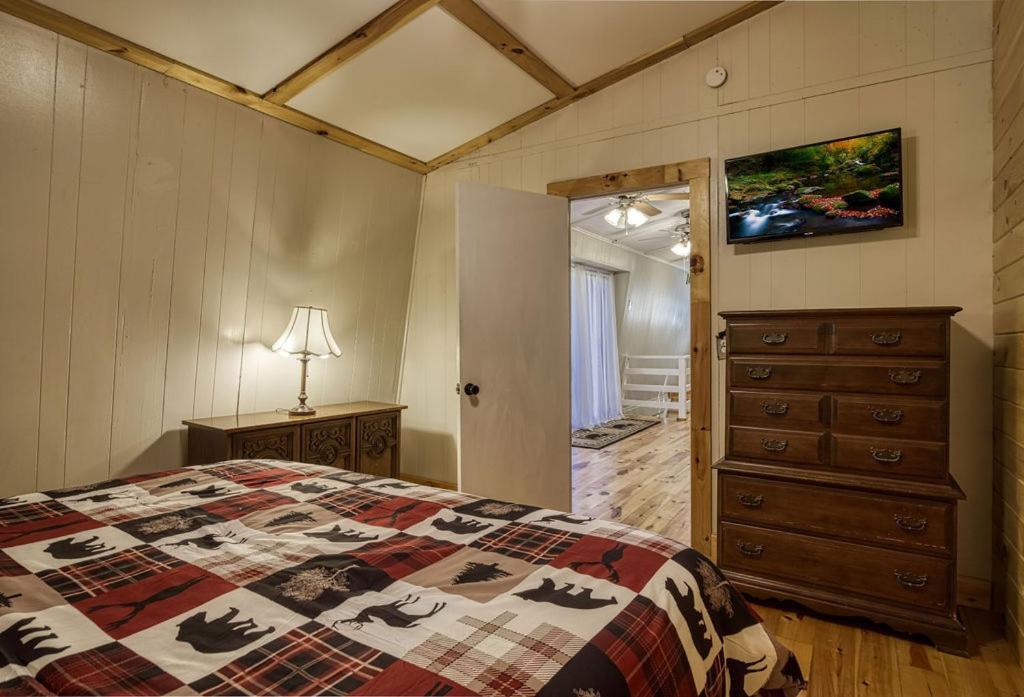 Four Bears Den, Hot Tub, 1089 Of Free Attraction Tickets For Each Paid Day, Dollywood And More Gatlinburg Exterior foto
