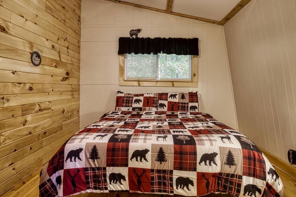 Four Bears Den, Hot Tub, 1089 Of Free Attraction Tickets For Each Paid Day, Dollywood And More Gatlinburg Exterior foto