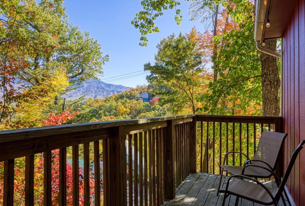 Four Bears Den, Hot Tub, 1089 Of Free Attraction Tickets For Each Paid Day, Dollywood And More Gatlinburg Exterior foto